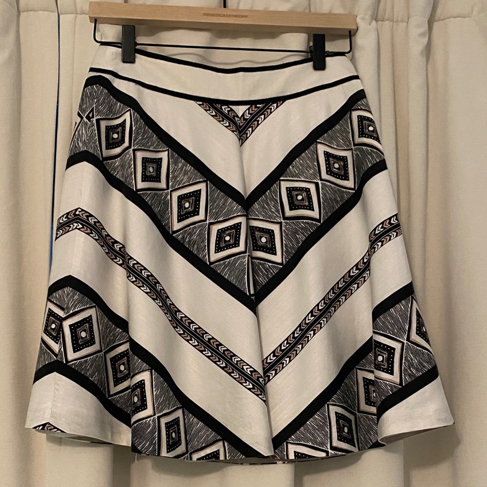 White House Black Market Black and White A-Line Skirt 2